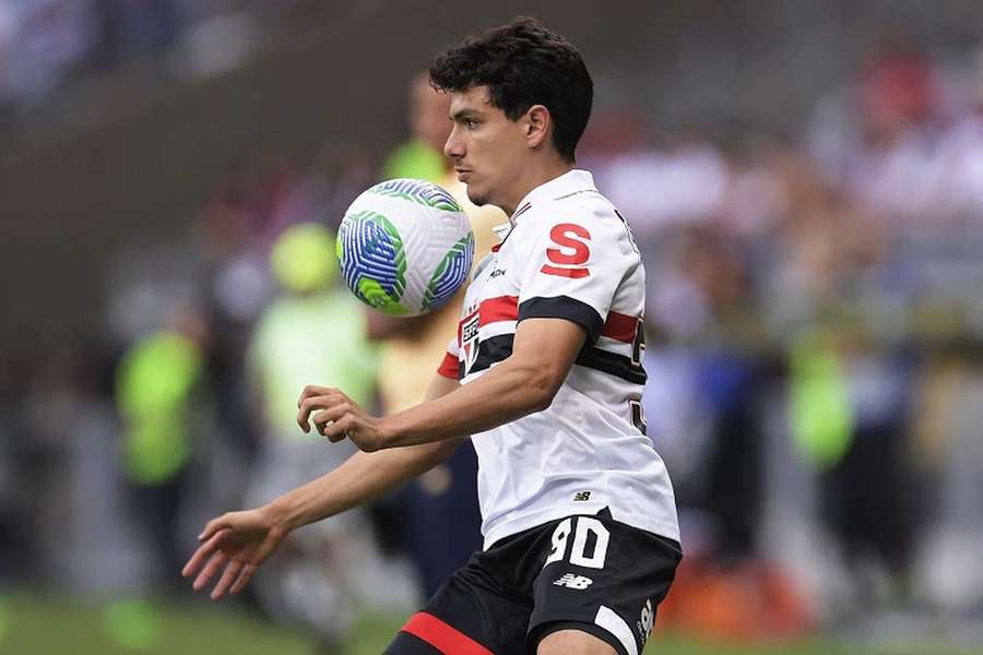 João Moreira, lateral-direito luso-brasileiro do São Paulo