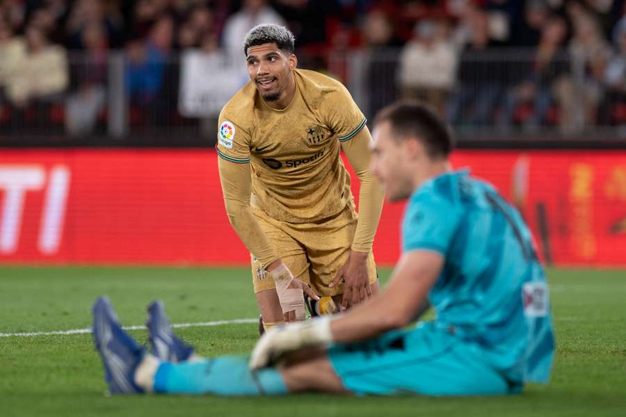 Barcelona's Uruguayan defender Ronald Araujo reacts during the Spanish League football match between UD Almeria and FC Barcelona 