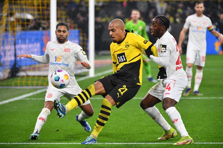 Dortmund și Mainz au încheiat la egalitate, scor 1-1