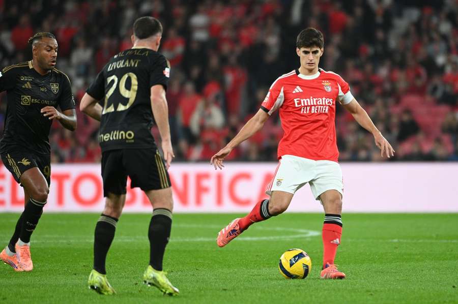 António Silva em ação diante do Casa Pia