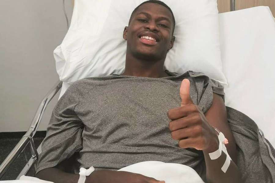 Nuno Mendes a été opéré en raison d'une grave blessure à un tendon de la cuisse droite. Nuno Mendes a été opéré en raison d'une grave blessure à un tendon de la cuisse droite.