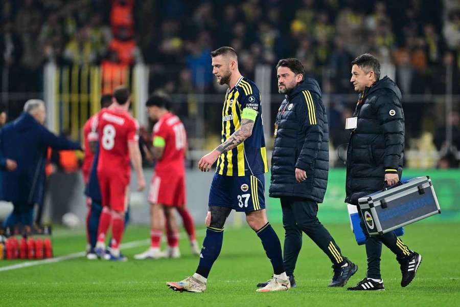 Škriniar sa zranil.