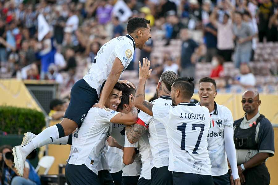 Piłkarze Monterrey świętują po golu przeciwko Urawa na Klubowych Mistrzostwach Świata FIFA 2025