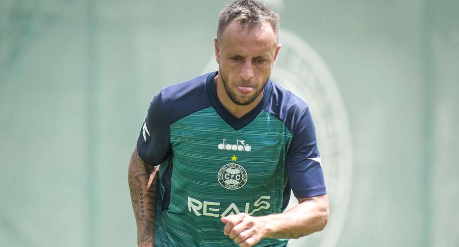 Raphinha em seu último treinamento Raphinha em seu último treinamento