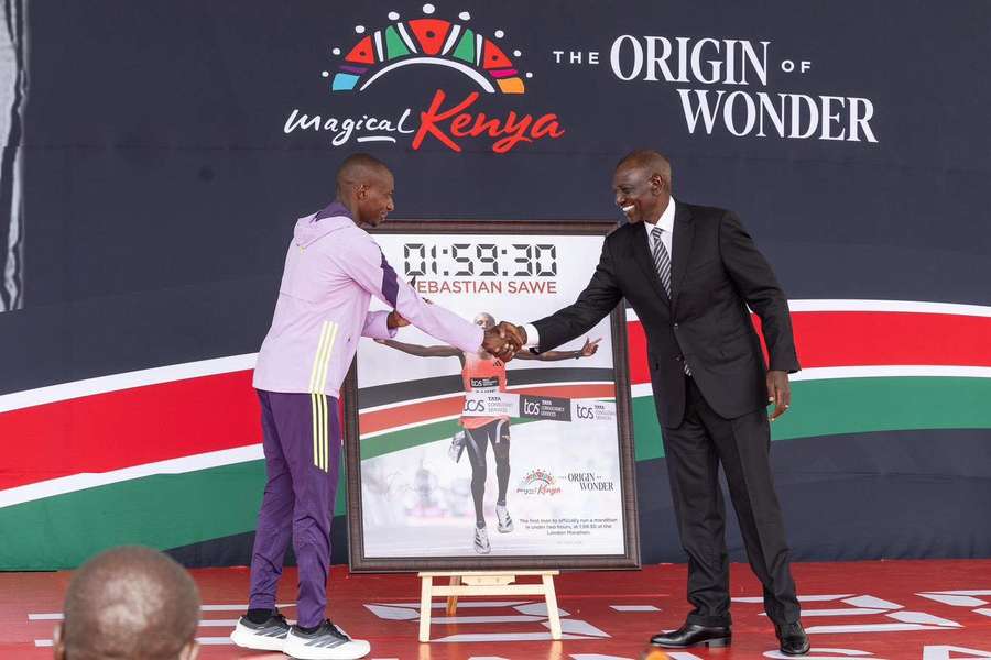 Sabastian Sawe returned home to joyous scenes and was received by government officials at JKIA