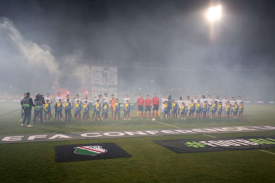 17 kibiców Legii zatrzymanych w Erywaniu po meczu Ligi Konferencji z Noah 17 kibiców Legii zatrzymanych w Erywaniu po meczu Ligi Konferencji z Noah