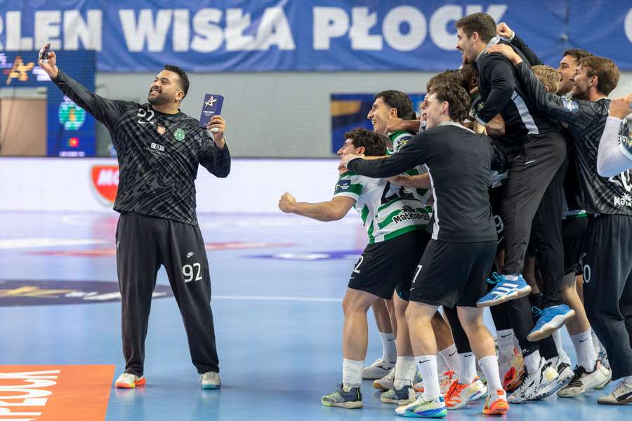 Equipa do Sporting festeja passagem aos quartos de final