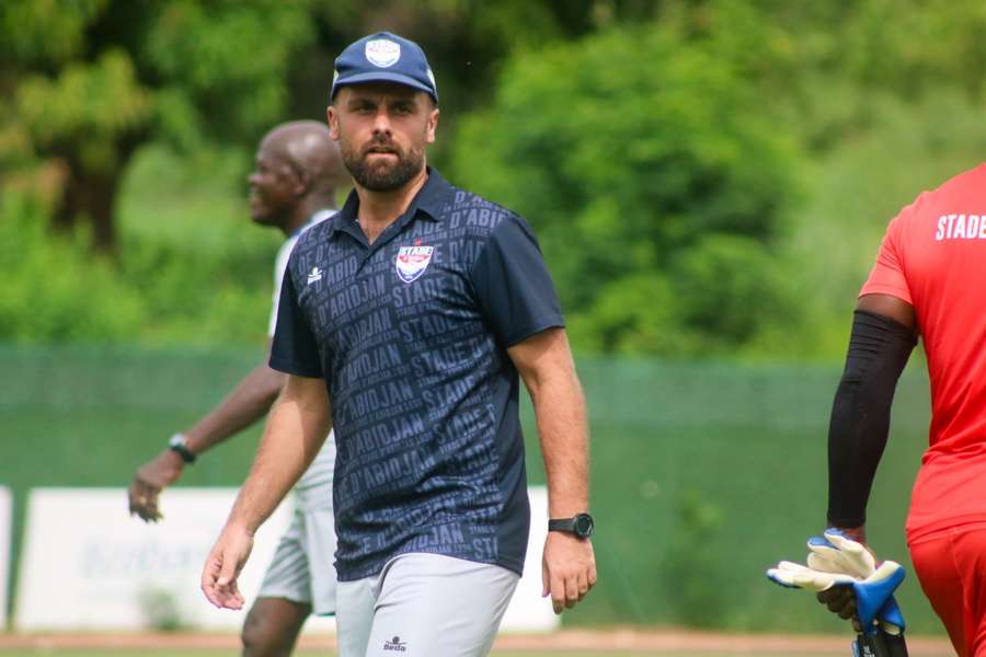 Alexandre Lafitte, o mais jovem treinador de futebol profissional do mundo Alexandre Lafitte, o mais jovem treinador de futebol profissional do mundo