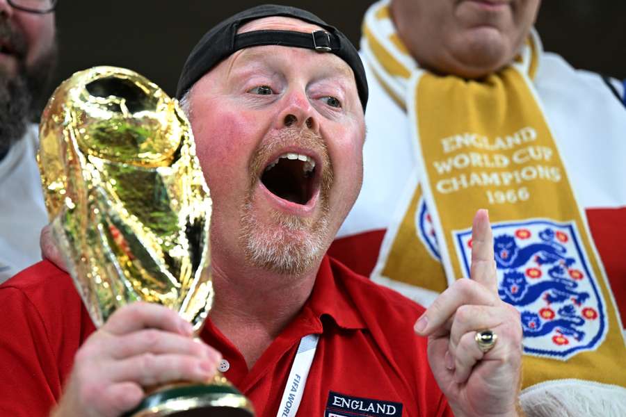 Das Ziel aller Fan-Träume: der goldene WM-Pokal