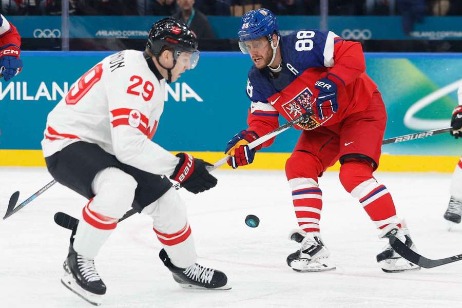 David Pastrňák (vpravo) zatím zůstává za očekáváním svým i fanoušků. David Pastrňák (vpravo) zatím zůstává za očekáváním svým i fanoušků.