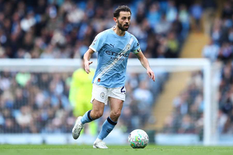 O Manchester City de Bernardo Silva ainda sonha com o título inglês, apesar da vantagem do Arsenal na liderança