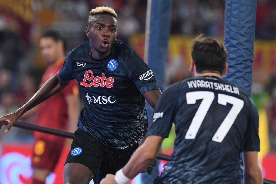 Napoli vence dérbi contra a Roma e é mais líder do que nunca