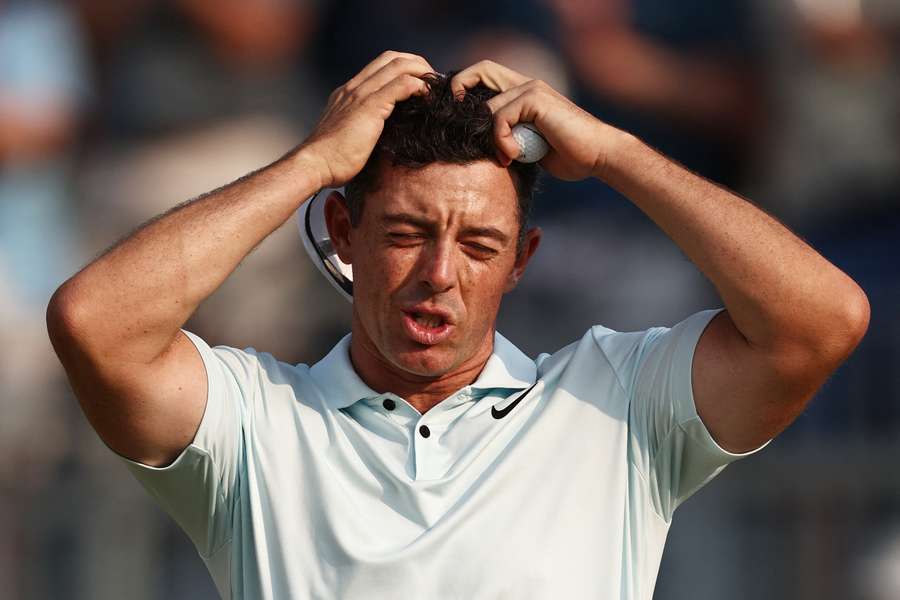 Rory McIlroy reacts after missing a four-foot par putt at the 18th hole in the final round at the US Open