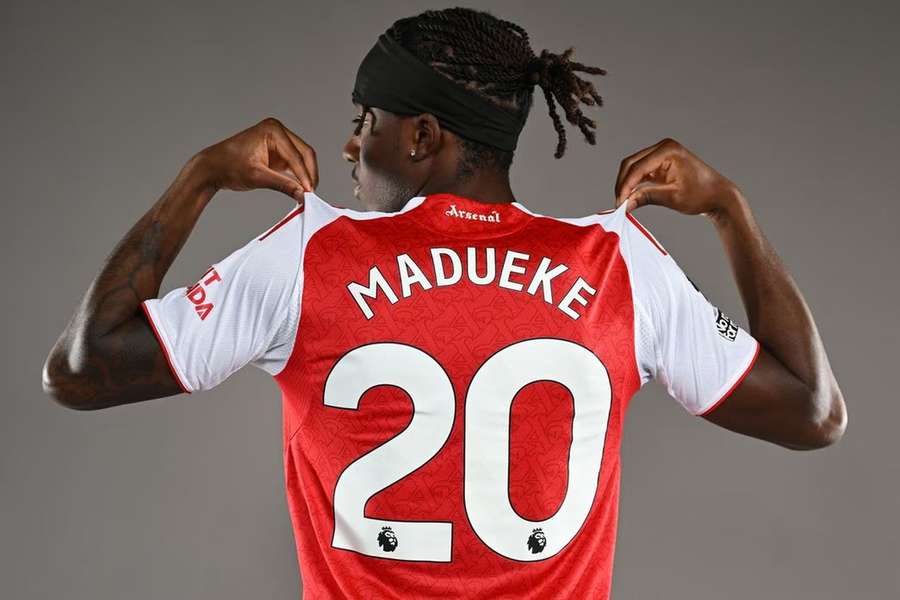 Madueke é o novo número 20 do Arsenal