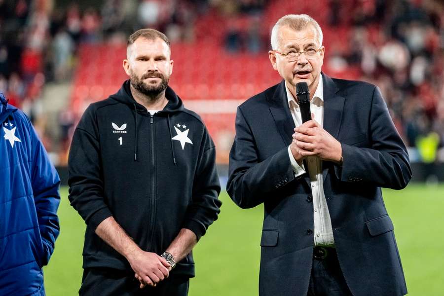 Tvrdík po zápase mluvil s fanoušky Slavie.