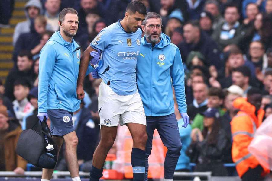 Rodri lesionou-se na partida contra o Arsenal