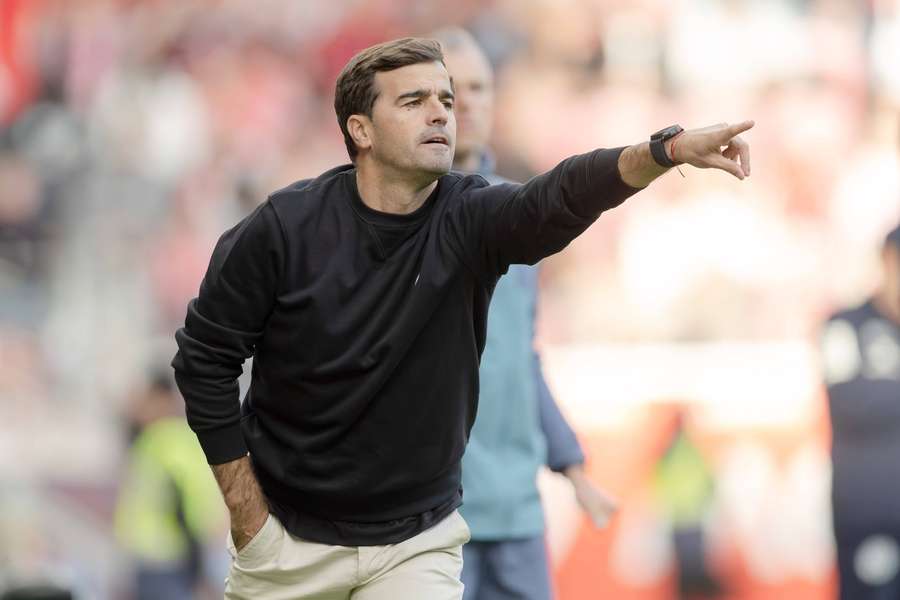 Carles Martinez verlangt seinem Team alles ab. Carles Martinez verlangt seinem Team alles ab.