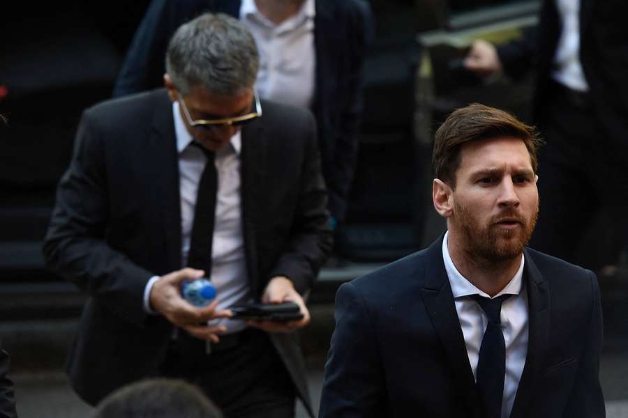 Messi na zdjęciu ze swoim ojcem.