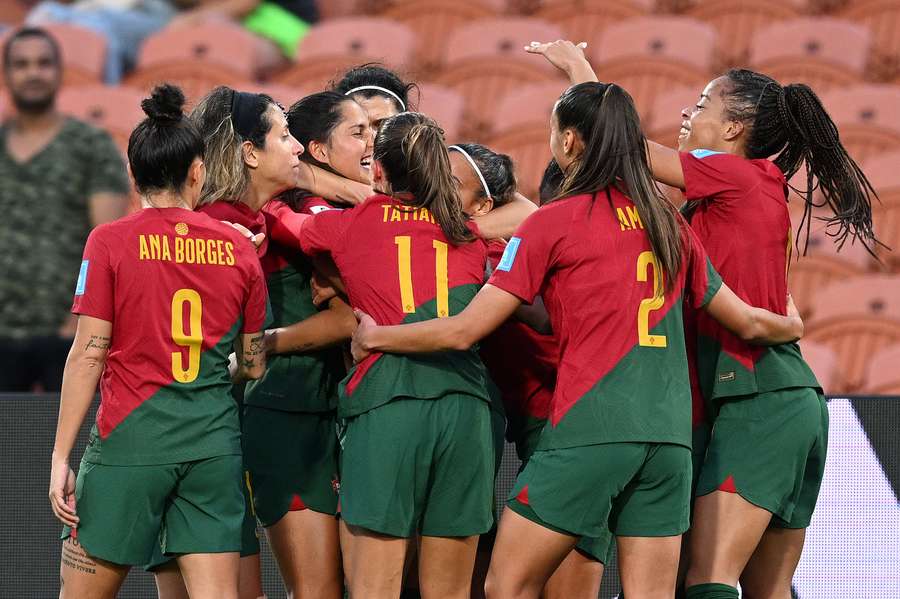 Portugal garantiu o acesso inédito à fase final do Campeonato do Mundo de futebol feminino
