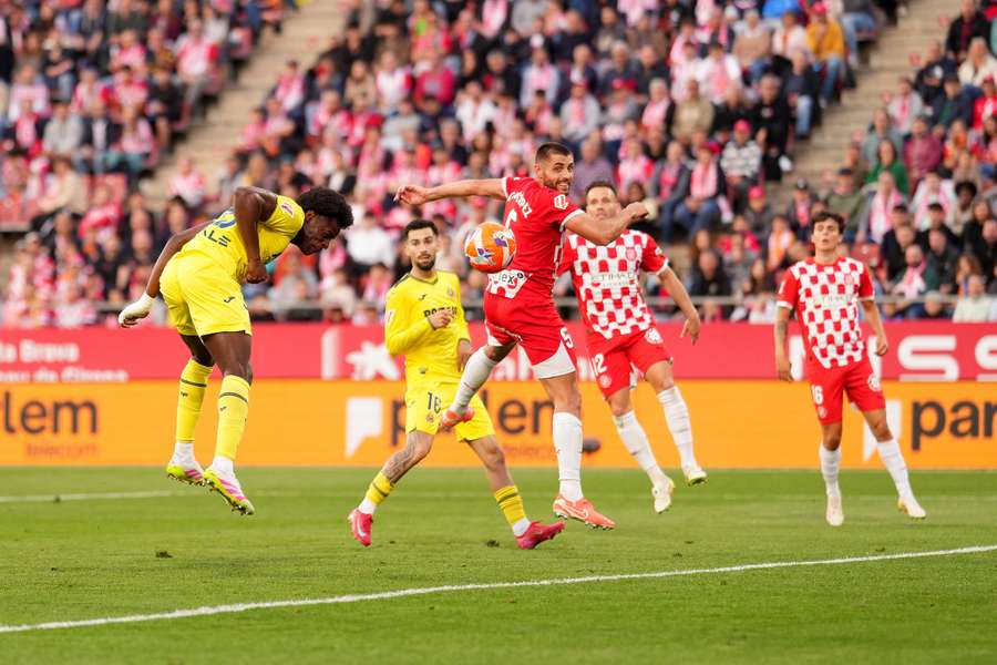 Etta Eyong marca el gol de la victoria del Villarreal