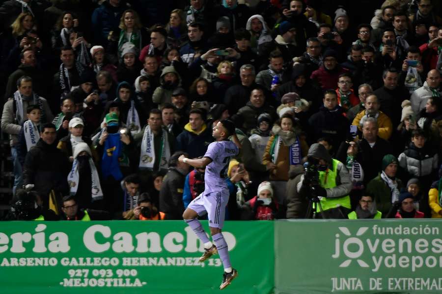 Rodrygo salva Real Madrid diante do Cacereño (1-0)