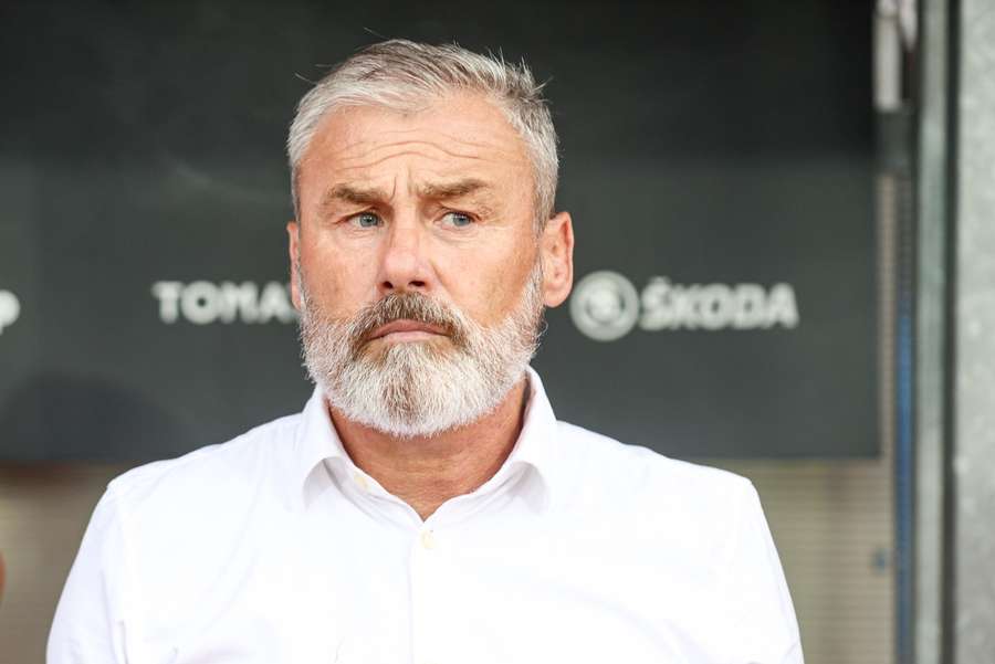 Trenér Baníku Ostrava Pavel Hapal.