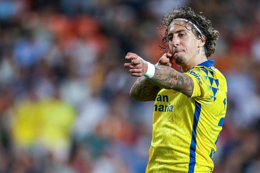 Fabio Silva of Las Palmas celebrates scoring his side's second goal