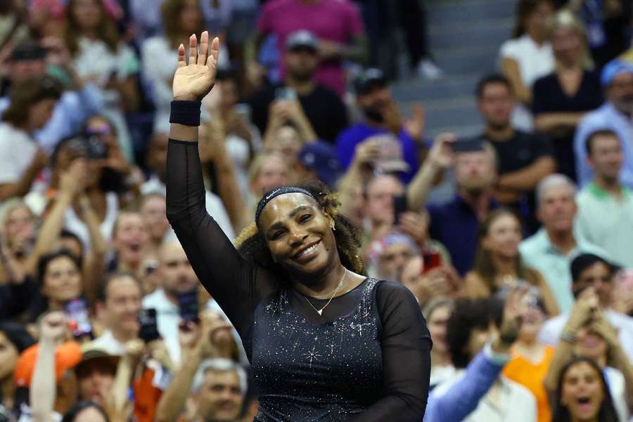 Serena Williams strides into the third round of the US Open, delaying her retirement further