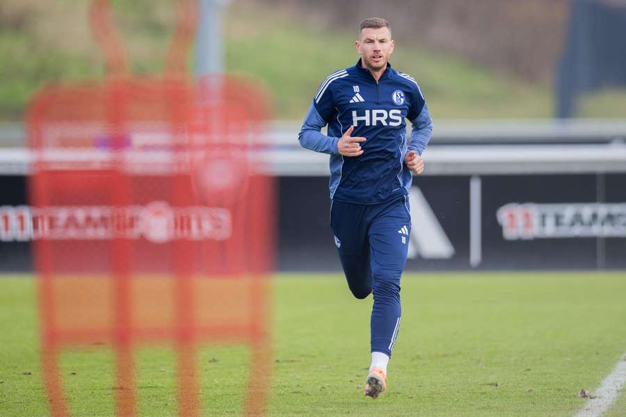 Dzeko im Schalker Training