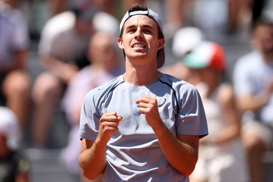 Zachary Svajda vyřadil na French Open Francisca Cerúndola.