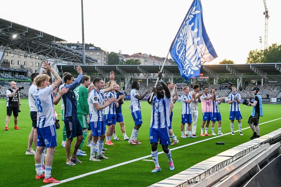 Jucătorii echipei HJK sărbătoresc calificarea în turul 2 preliminar din Europa League