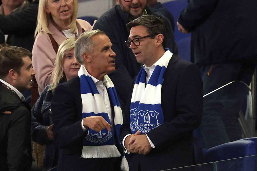 Burnham (r.) ist bekennender Everton-Fan Burnham (r.) ist bekennender Everton-Fan