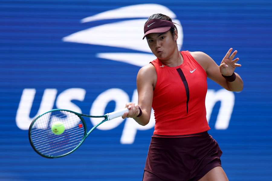Raducanu vuela a la tercera ronda del Abierto de EEUU