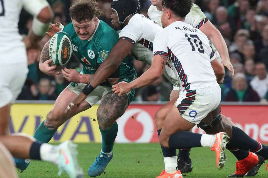 Irlanda venceu a Inglaterra por 27-22