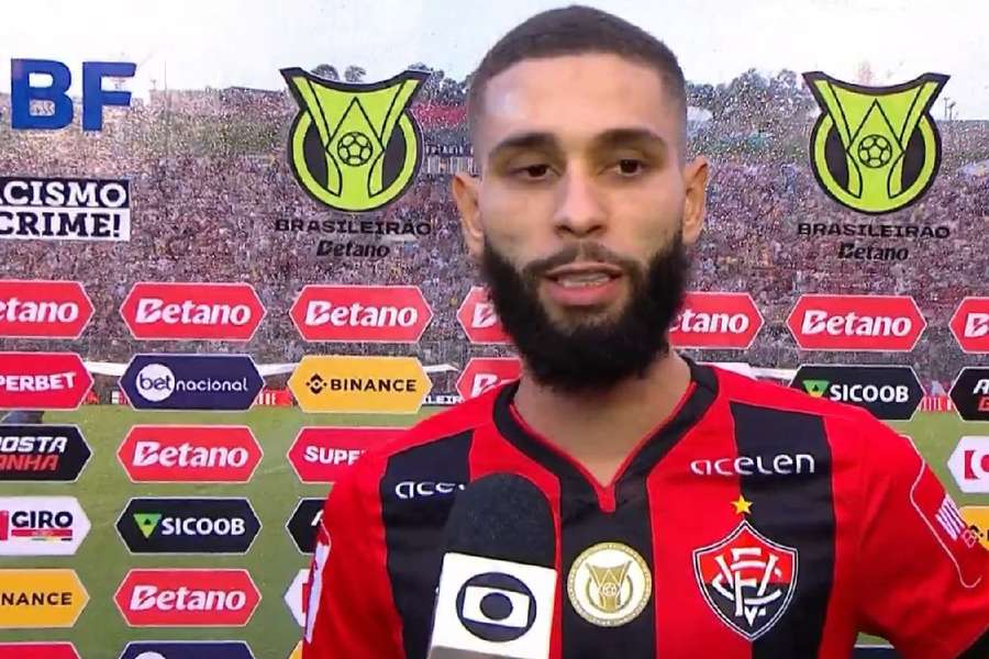 Wagner Leonardo pediu a palavra no intervalo da partida