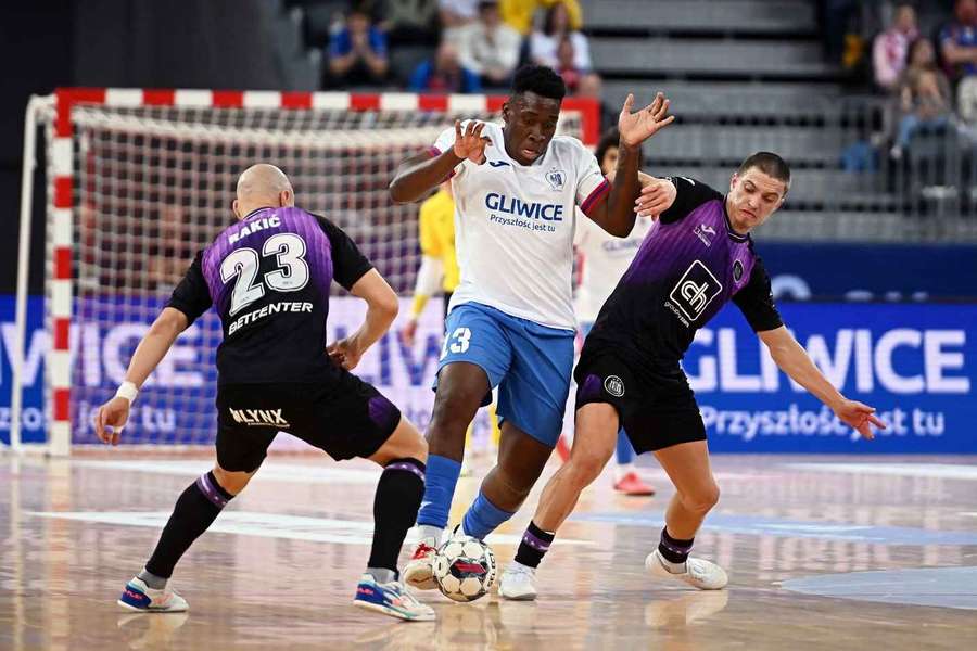 Piast Gliwice awansował do 1/8 finału Ligi Mistrzów. Wygrana u siebie z Żalgirisem Kowno Piast Gliwice awansował do 1/8 finału Ligi Mistrzów. Wygrana u siebie z Żalgirisem Kowno