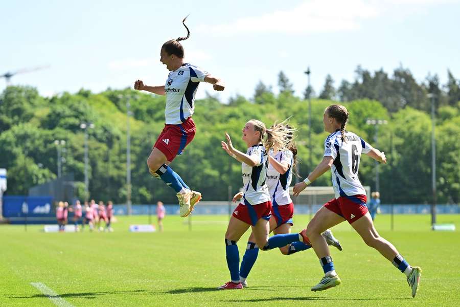 Der Hamburger SV darf einen Doppelaufstieg feiern.