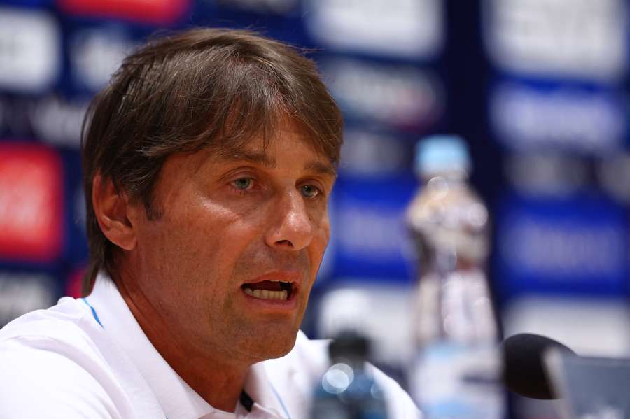 Antonio Conte, treinador do Nápoles