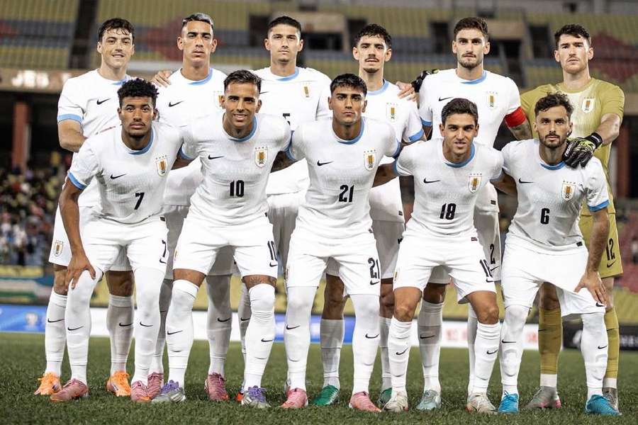 Uruguai contou com time misto contra Uzbequistão