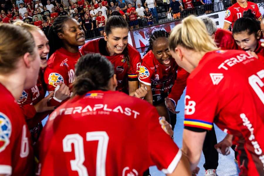 Gloria Bistrița a cucerit în premieră Supercupa României la handbal feminin Gloria Bistrița a cucerit în premieră Supercupa României la handbal feminin