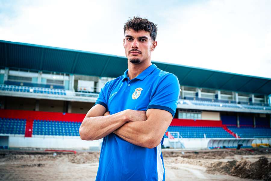 Noah Raveyre oficializado no Alverca Noah Raveyre oficializado no Alverca