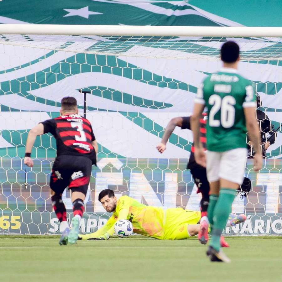 Rossi defendeu pênalti de Piquerez Rossi defendeu pênalti de Piquerez