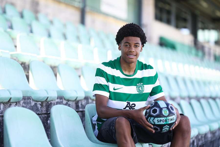 Mário William assinou contrato profissional com o Sporting
