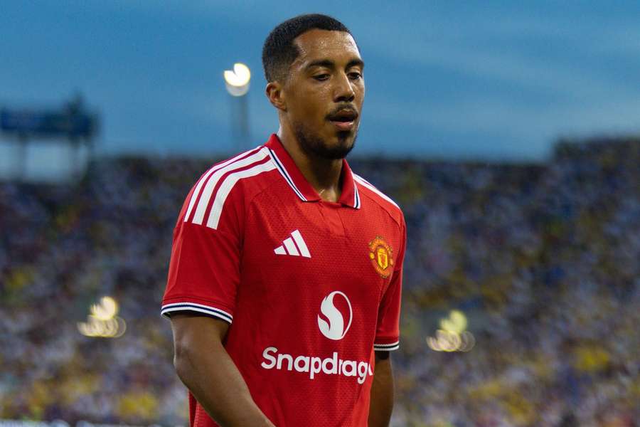 Youri Tielemans apologises to Aston Villa fans after Man United comments Youri Tielemans apologises to Aston Villa fans after Man United comments