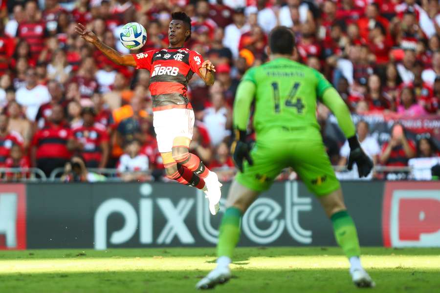 Bruno Henrique viu América dar muito trabalho para o Flamengo