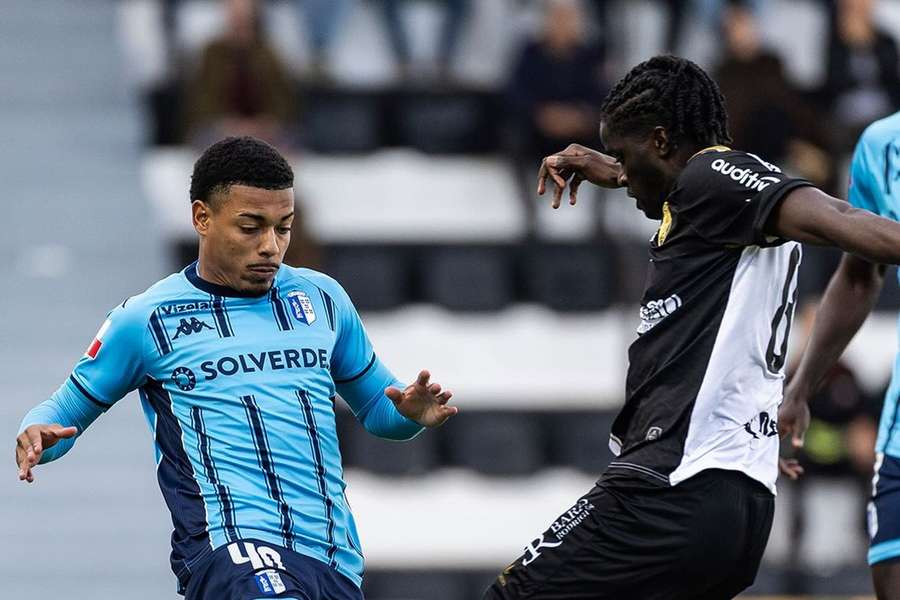 Farense aproxima-se dos lugares de subida