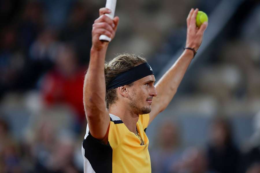 Alexander Zverev je posedmé v řadě v osmifinále French Open