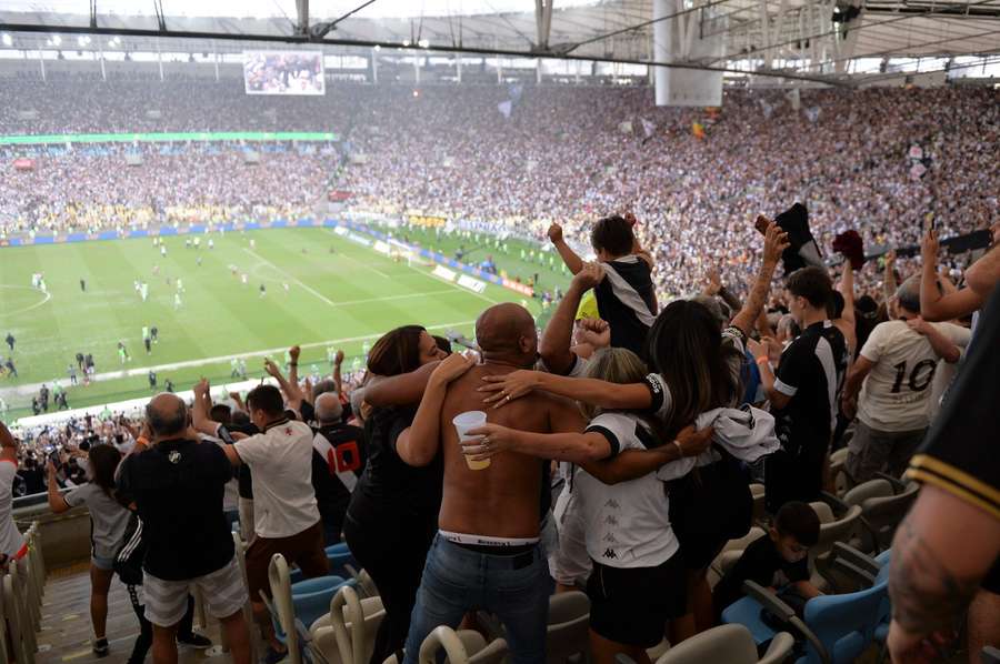 Maracana se închide pentru refacerea gazonului