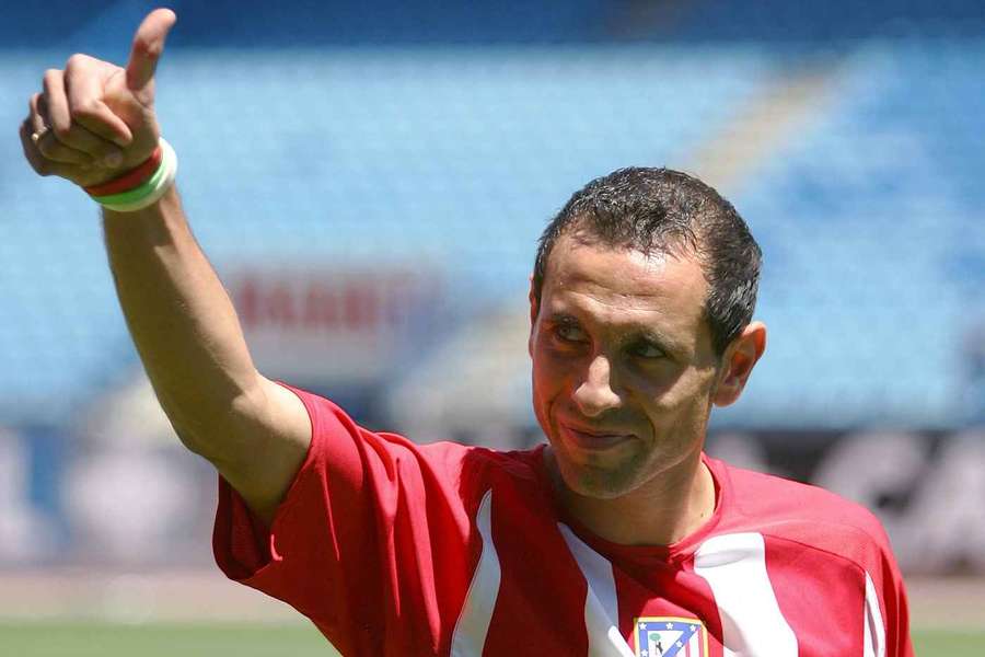 Martin Petrov during his unveiling at Atletico Madrid