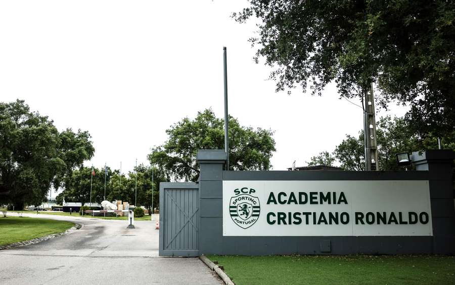 A entrada da Academia Cristiano Ronaldo